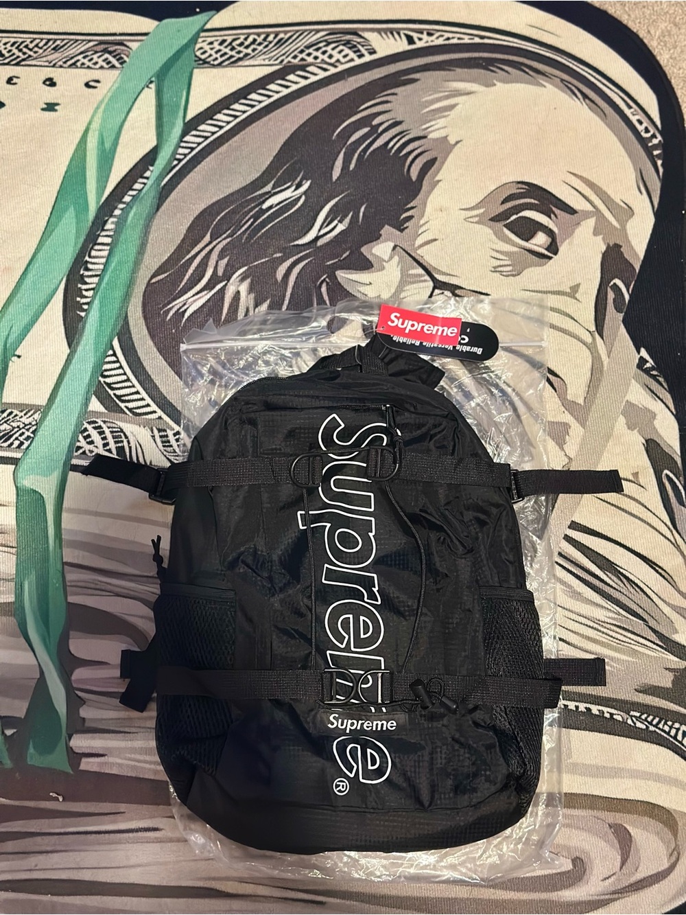 #Supreme Black Logo Backpack - 🎒 Casual daily on the go bag ! ✅🔥🔥🔥